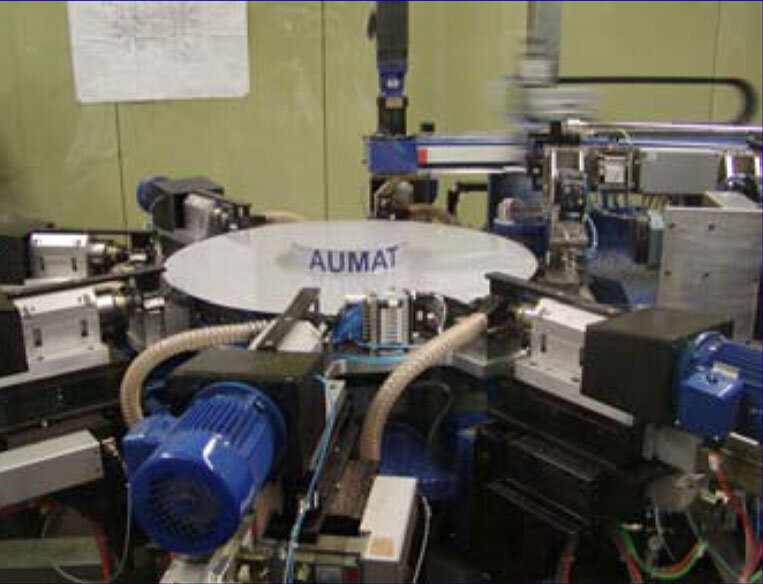Fully-automatic-CNC-controlled-key-longitudinal-profile-milling-machine